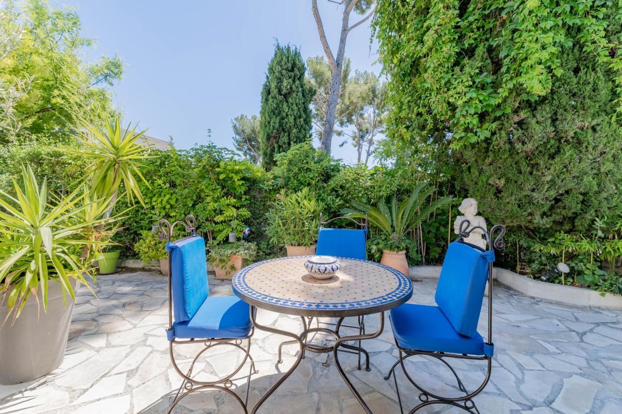 Le Patio Des Mimosas Par Dodo-A-Cassis Bed & Breakfast Exterior photo
